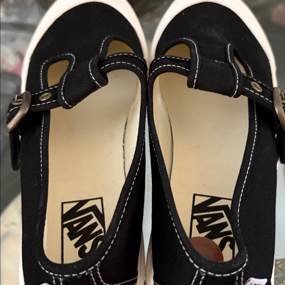 Vans 8 Mary Jane style 93 in black canvas with white rubber outsole / bukle NWT - Picture 4 of 4